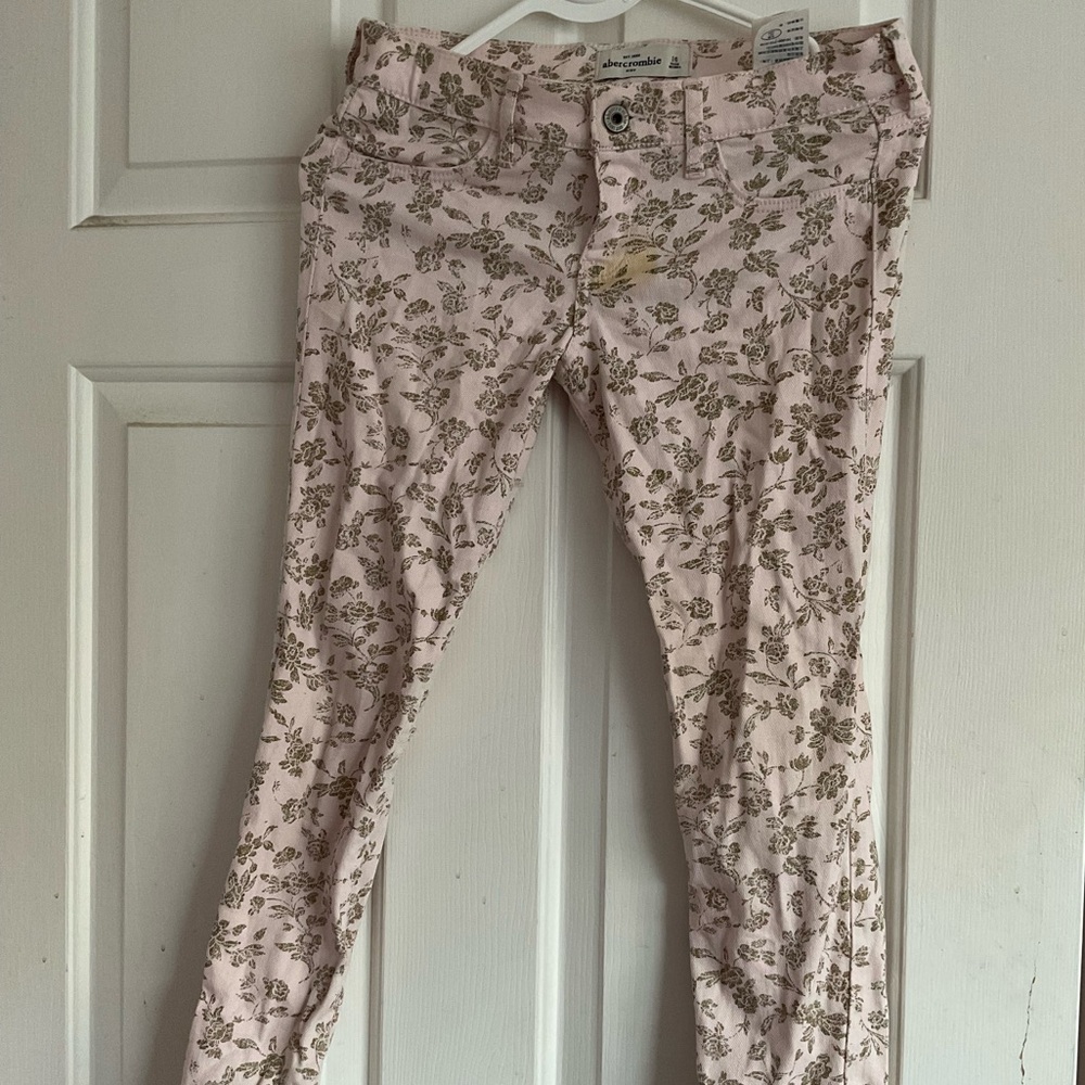Abercrombie kids patterned pink jeans